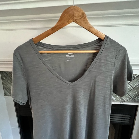 Slate OLD NAVY EveryWear V-Neck SLUB KNIT TEE T-Shirt Size SMALL (S) - Picture 6 of 14